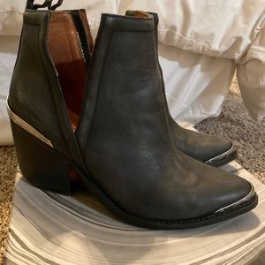 Cromwell Western Cutout Bootie